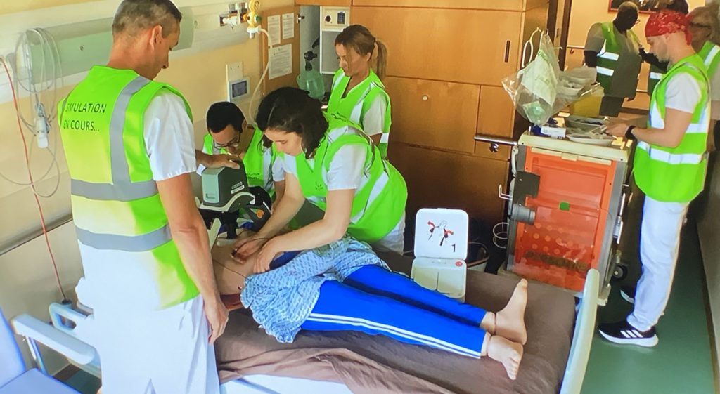 Exercice de simulation d'arrêt cardiaque en cours à l'Institut Mutualiste Montsouris