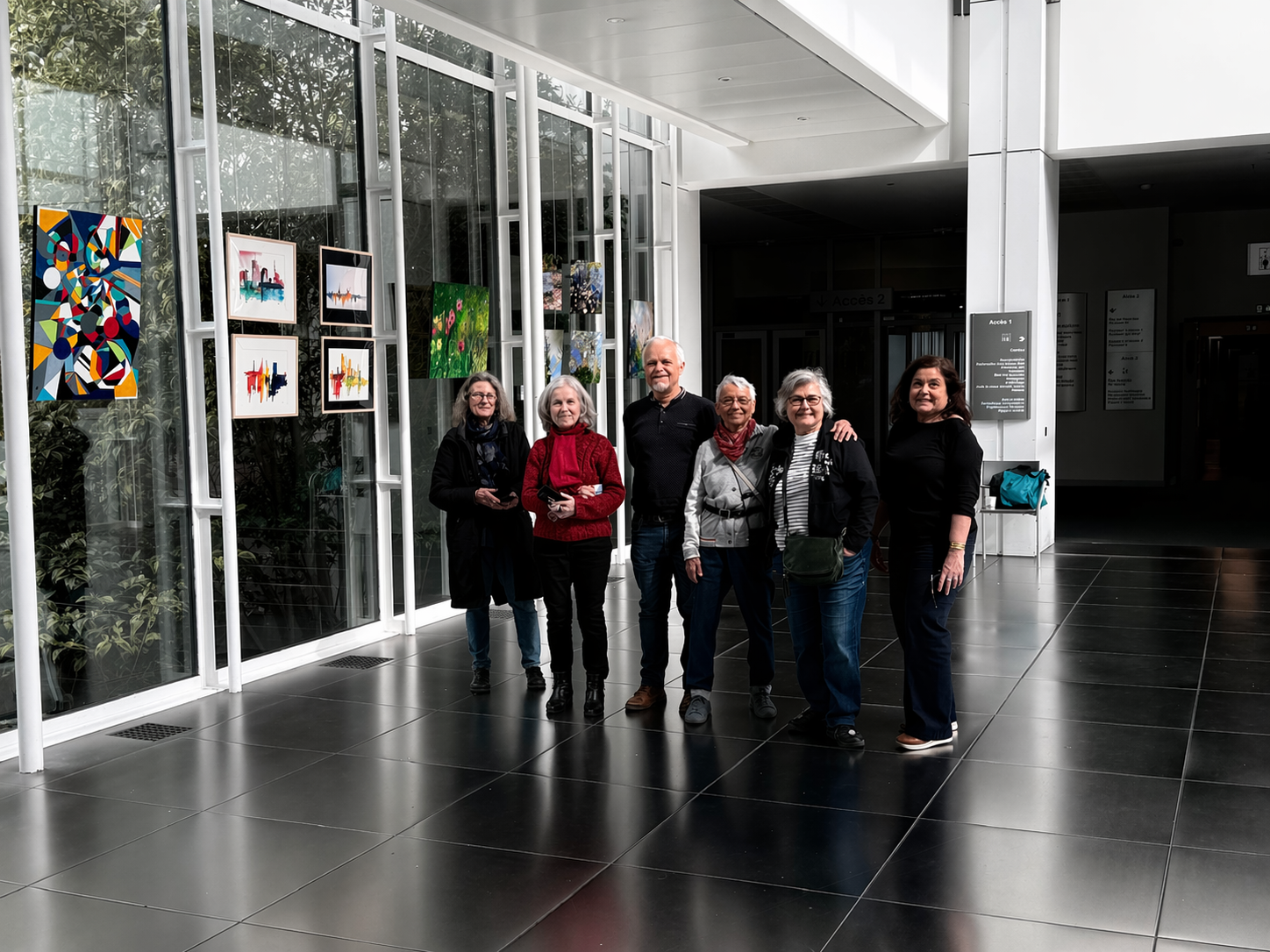 Membres de l'association Le Voyage en Création - exposition à l'Institut Montsouris
